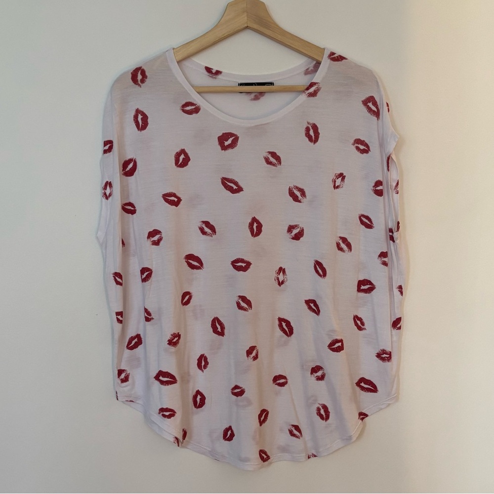 Oversized Lip Print T Shirt